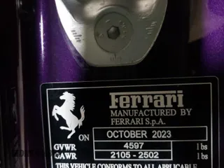 2023 Ferrari SF90 z VIN ZFF95NLA8P0299159, wystawiony jako Copart lot #52724044 z przebiegiem Nie podano mil oraz Szkody całkowita. Historia ofert i sprzedaży dostępna na DreamBid. Obrazek 13.
