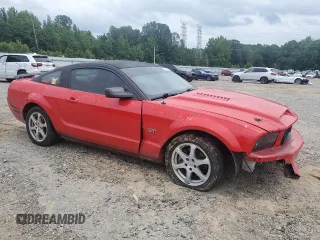 2008 Ford Mustang GT Deluxe z VIN 1ZVHT82H985142306, wystawiony jako Copart lot #57461015 z przebiegiem 142 325 mil mil oraz Czysty tytuł • Clean title. Historia ofert i sprzedaży dostępna na DreamBid. Obrazek 4.