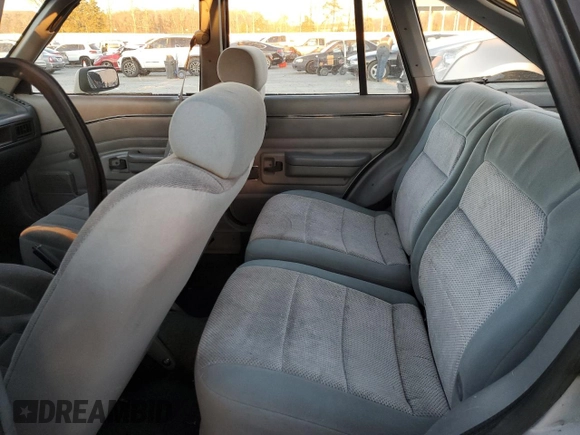 1988 Ford Escort z VIN 1FAPP959XJW370611, wystawiony jako Copart lot #86715994 z przebiegiem 3424 mil mil oraz Tytuł czysty. Historia ofert i sprzedaży dostępna na DreamBid. Obrazek 10.