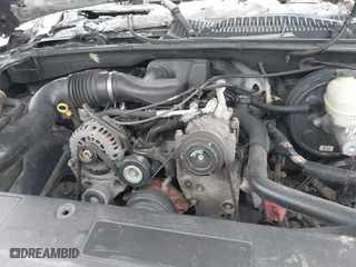 2005 Chevrolet Silverado 1500 Work Truck with VIN 1GCEC14X25Z324919, listed as a IAAI auction lot 41020016 with 1 mi miles. Bid and sale history available at carsss.com. Image 10.