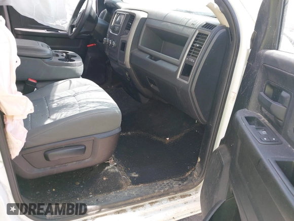 2016 Ram 1500 Express z VIN 1C6RR7FT5GS135696, wystawiony jako IAAI lot #42245486 z przebiegiem 150 056 mil mil oraz . Historia ofert i sprzedaży dostępna na DreamBid. Obrazek 5.