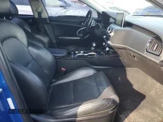 2018 Kia Stinger Premium with VIN KNAE25LA8J6021241, listed as a Copart auction lot 42581885 with 95,339 mi miles and Salvage Title. Bid and sale history available at carsss.com. Image 7.