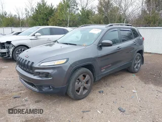 2017 Jeep Cherokee Latitude с VIN 1C4PJMCS1HW521429, выставлен на аукционе IAAI как лот 41286914 с пробегом 153 855 миль миль и . История ставок и продаж доступна на DreamBid. Изображение 2.
