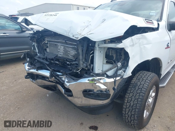 2024 Ram 2500 Big Horn with VIN 3C6UR5DL8RG266424, listed as a IAAI auction lot 42158248 with 20,422 mi miles. Bid and sale history available at carsss.com. Image 6.