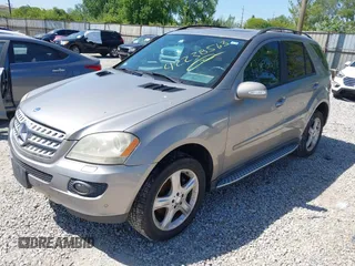 2008 Mercedes-Benz M 350 с VIN 4JGBB86E28A319325, выставлен на аукционе IAAI как лот 42238563 с пробегом 208 732 миль миль и . История ставок и продаж доступна на DreamBid. Изображение 2.