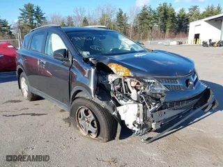 2014 Toyota RAV4 LE with VIN JTMBFREVXED078771, listed as a IAAI auction lot 40936594 with 187,659 mi miles. Bid and sale history available at carsss.com. Image 6.