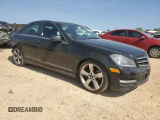 2014 Mercedes-Benz C 250 Sport z VIN WDDGF4HBXEA965367, wystawiony jako Copart lot #55700405 z przebiegiem 128 768 mil mil oraz Szkoda całkowita • Salvage title. Historia ofert i sprzedaży dostępna na DreamBid. Obrazek 4.