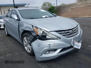 2011 Hyundai Sonata Limited z VIN 5NPEC4AC6BH132540, wystawiony jako IAAI lot #42103806 z przebiegiem 121 764 mil mil oraz . Historia ofert i sprzedaży dostępna na DreamBid. Obrazek 1.