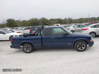 1999 Chevrolet S-10 LS with VIN 1GCCS19X8X8168896, listed as a IAAI auction lot 41485780 with 218,436 mi miles. Bid and sale history available at carsss.com. Image 13.