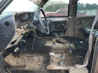 1996 GMC Suburban z VIN 3GKEC16R1TG516669, wystawiony jako Copart lot #69262744 z przebiegiem Nie podano mil oraz Szkoda całkowita • Salvage title. Historia ofert i sprzedaży dostępna na DreamBid. Obrazek 7.