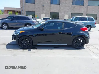 2016 Hyundai Veloster Turbo с VIN KMHTC6AE2GU288538, выставлен на аукционе IAAI как лот 42282122 с пробегом 83 231 миль миль и . История ставок и продаж доступна на DreamBid. Изображение 15.