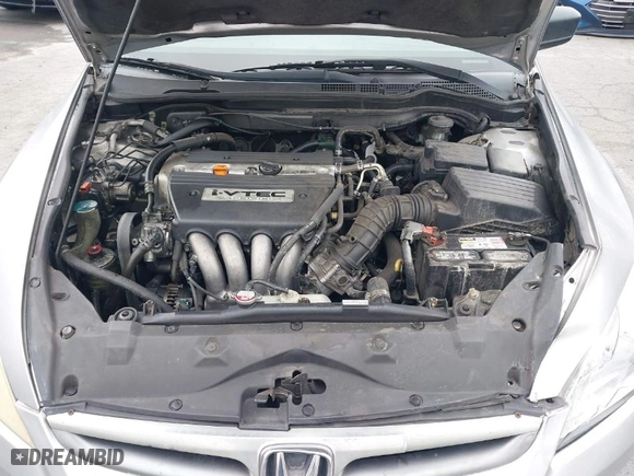 2007 Honda Accord Sdn VP with VIN JHMCM56117C017041, listed as a IAAI auction lot 42033947 with 231,586 mi miles. Bid and sale history available at carsss.com. Image 10.