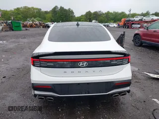 2024 Hyundai Sonata N Line z VIN KMHL54JC4RA350801, wystawiony jako IAAI lot #42180947 z przebiegiem 8933 mil mil oraz . Historia ofert i sprzedaży dostępna na DreamBid. Obrazek 16.