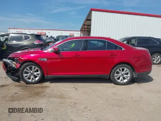 2011 Ford Taurus SEL z VIN 1FAHP2EW7BG123740, wystawiony jako IAAI lot #41890761 z przebiegiem 132 310 mil mil oraz . Historia ofert i sprzedaży dostępna na DreamBid. Obrazek 15.