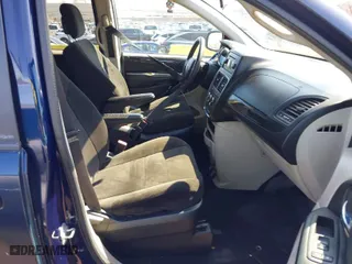 2013 Dodge Grand Caravan SXT with VIN 2C4RDGCGXDR527973, listed as a IAAI auction lot 41930036 with 111,985 mi miles. Bid and sale history available at carsss.com. Image 5.