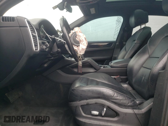 2019 Porsche Cayenne с VIN WP1AA2AY9KDA02096, выставлен на аукционе Copart как лот 60533355 с пробегом 45 955 миль миль и На запчасти • Non repairable. История ставок и продаж доступна на DreamBid. Изображение 7.