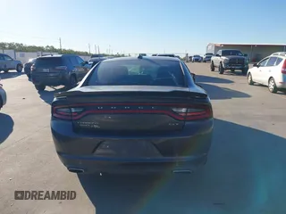2015 Dodge Charger SXT z VIN 2C3CDXJG1FH746276, wystawiony jako IAAI lot #40925452 z przebiegiem 121 070 mil mil oraz . Historia ofert i sprzedaży dostępna na DreamBid. Obrazek 16.