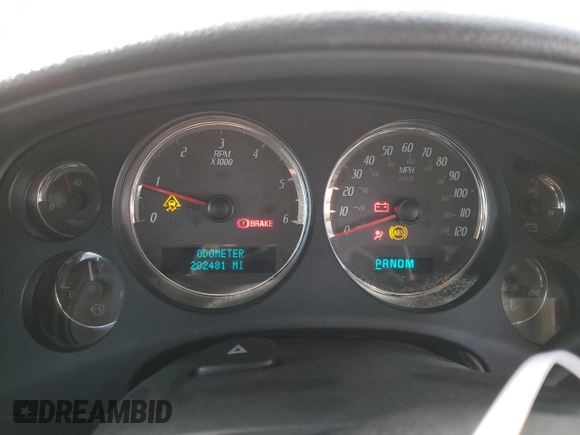 2007 GMC Sierra Denali z VIN 2GTEK638171644352, wystawiony jako Copart lot #44803455 z przebiegiem 202 481 mil mil oraz Szkody całkowita. Historia ofert i sprzedaży dostępna na DreamBid. Obrazek 9.