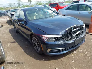2017 BMW 5 Series 530i xDrive z VIN WBAJA7C35HWA70103, wystawiony jako IAAI lot #42154954 z przebiegiem 123 084 mil mil oraz . Historia ofert i sprzedaży dostępna na DreamBid. Obrazek 1.