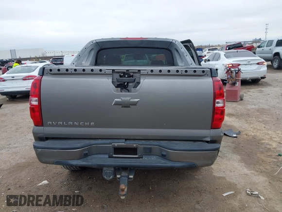 2007 Chevrolet Avalanche LTZ z VIN 3GNEC12J77G129472, wystawiony jako IAAI lot #41100413 z przebiegiem Nie podano mil oraz . Historia ofert i sprzedaży dostępna na DreamBid. Obrazek 16.