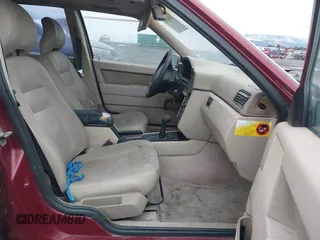 1996 Volvo 850 с VIN YV1LW5546T2231055, выставлен на аукционе IAAI как лот 41468752 с пробегом 133 918 миль миль и . История ставок и продаж доступна на DreamBid. Изображение 5.
