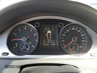 2013 Volkswagen CC Sport with VIN WVWBN7AN6DE539681, listed as a Copart auction lot 45477985 with 121,128 mi miles and Salvage Title. Bid and sale history available at DreamBid. Image 9.