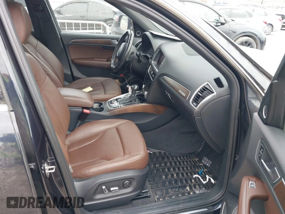 2015 Audi Q5 Prestige z VIN WA1VMAFP0FA008827, wystawiony jako IAAI lot #41715094 z przebiegiem 86 375 mil mil oraz . Historia ofert i sprzedaży dostępna na DreamBid. Obrazek 5.