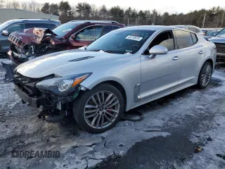 2018 Kia Stinger with VIN KNAE15LA1J6020242, listed as a Copart auction lot 45310925 with 137,771 mi miles and Salvage Title. Bid and sale history available at carsss.com. Image 1.