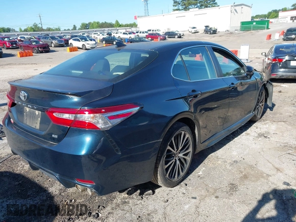 2020 Toyota Camry SE z VIN 4T1G11AK8LU362751, wystawiony jako IAAI lot #42322858 z przebiegiem 105 175 mil mil oraz . Historia ofert i sprzedaży dostępna na DreamBid. Obrazek 4.