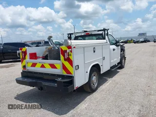 2019 Ford F-250 XL with VIN 1FDBF2A62KEF59427, listed as a IAAI auction lot 42523580 with 80,243 mi miles and . Bid and sale history available at DreamBid. Image 4.