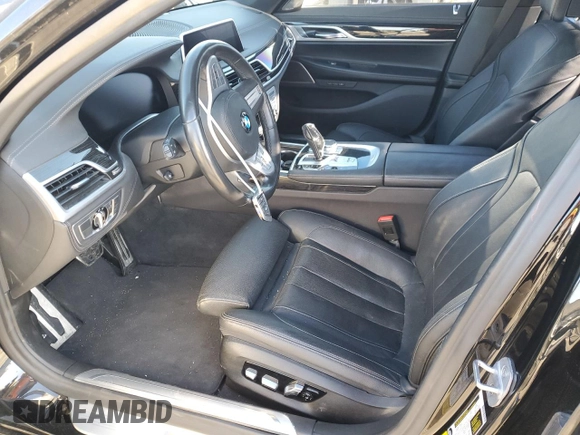 2020 BMW 7 Series 740i with VIN WBA7T2C00LGL17895, listed as a Copart auction lot 70637582 with 30,301 mi miles. Bid and sale history available at carsss.com. Image 7.