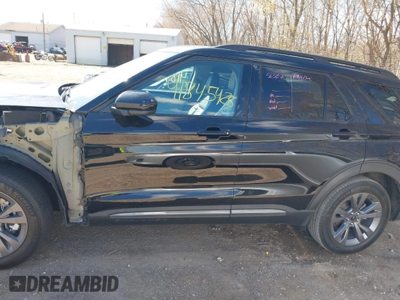 2023 Ford Explorer XLT with VIN 1FMSK8DH4PGC11989, listed as a IAAI auction lot 41845428 with 30,161 mi miles and . Bid and sale history available at carsss.com. Image 15.
