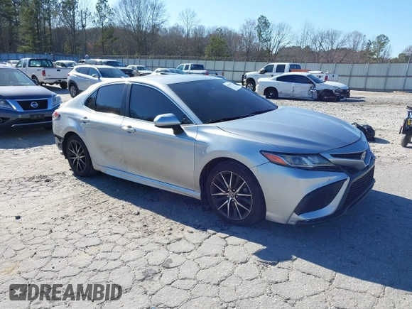2021 Toyota Camry SE Nightshade with VIN 4T1G11AK1MU529646, listed as a IAAI auction lot 41650962 with 57,879 mi miles. Bid and sale history available at carsss.com. Image 1.
