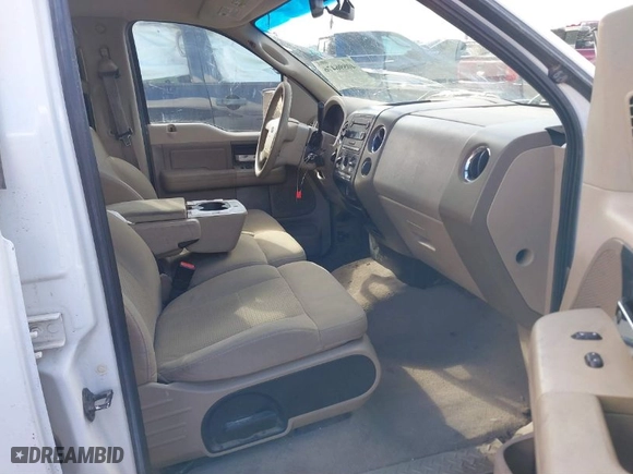 2007 Ford F-150 XLT with VIN 1FTPW14567KD58999, listed as a IAAI auction lot 40896476 with 210,997 mi miles. Bid and sale history available at carsss.com. Image 5.