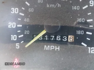 1994 Chevrolet Beretta z VIN 1G1LV15M9RY253342, wystawiony jako IAAI lot #42047160 z przebiegiem 131 763 mil mil oraz . Historia ofert i sprzedaży dostępna na DreamBid. Obrazek 12.