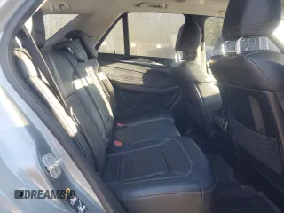 2012 Mercedes-Benz M 550 z VIN 4JGDA7DB9CA049890, wystawiony jako Copart lot #82862974 z przebiegiem 117 355 mil mil oraz Szkoda całkowita • Salvage title. Historia ofert i sprzedaży dostępna na DreamBid. Obrazek 11.