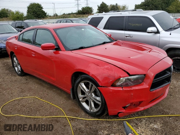 2013 Dodge Charger SXT z VIN 2C3CDXJG3DH555942, wystawiony jako Copart lot #72277534 z przebiegiem 163 941 mil mil oraz Szkoda całkowita • Salvage title. Historia ofert i sprzedaży dostępna na DreamBid. Obrazek 4.