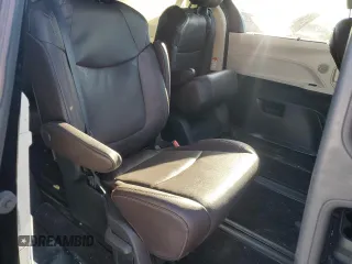 2022 Toyota Sienna Platinum z VIN 5TDESKFCXNS046761, wystawiony jako Copart lot #87531035 z przebiegiem 42 992 mil mil oraz Szkoda całkowita • Salvage title. Historia ofert i sprzedaży dostępna na DreamBid. Obrazek 11.