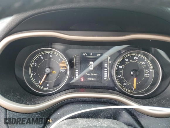 2016 Jeep Cherokee Latitude z VIN 1C4PJLCB9GW303148, wystawiony jako Copart lot #59392805 z przebiegiem 123 015 mil mil oraz Szkoda całkowita • Salvage title. Historia ofert i sprzedaży dostępna na DreamBid. Obrazek 9.
