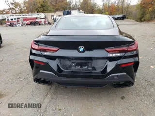 2024 BMW 8 Series M850i xDrive z VIN WBABC4C01RCR33725, wystawiony jako Copart lot #78457344 z przebiegiem 5 469 mil mil oraz Szkoda całkowita • Salvage title. Historia ofert i sprzedaży dostępna na DreamBid. Obrazek 6.