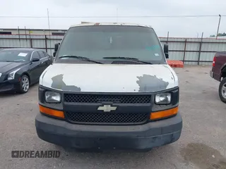 2003 Chevrolet Express Cargo z VIN 1GCHG35U231130341, wystawiony jako IAAI lot #41927806 z przebiegiem 260 934 mil mil oraz . Historia ofert i sprzedaży dostępna na DreamBid. Obrazek 6.