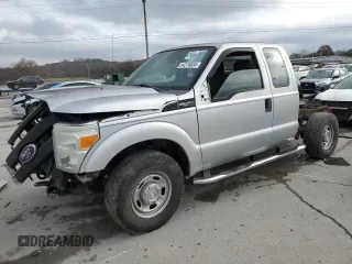 2011 Ford F-250 XL z VIN 1FT7X2A68BEA83904, wystawiony jako Copart lot #84274634 z przebiegiem 297 487 mil mil oraz Szkoda całkowita • Salvage title. Historia ofert i sprzedaży dostępna na DreamBid. Obrazek 1.