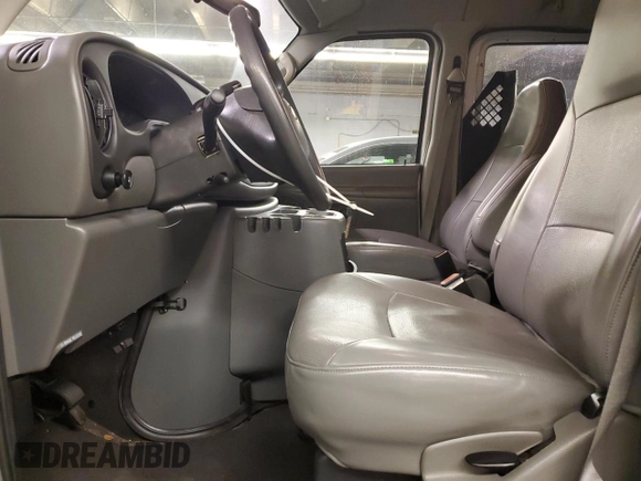 2004 Ford Econoline Cargo with VIN 1FTNE24L94HA24585, listed as a Copart auction lot 84096974 with 41,647 mi miles and Salvage Title. Bid and sale history available at DreamBid. Image 7.