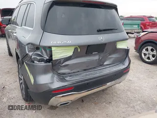 2023 Mercedes-Benz GLB 250 z VIN W1N4M4GB3PW328839, wystawiony jako IAAI lot #42057455 z przebiegiem 22 091 mil mil oraz . Historia ofert i sprzedaży dostępna na DreamBid. Obrazek 6.
