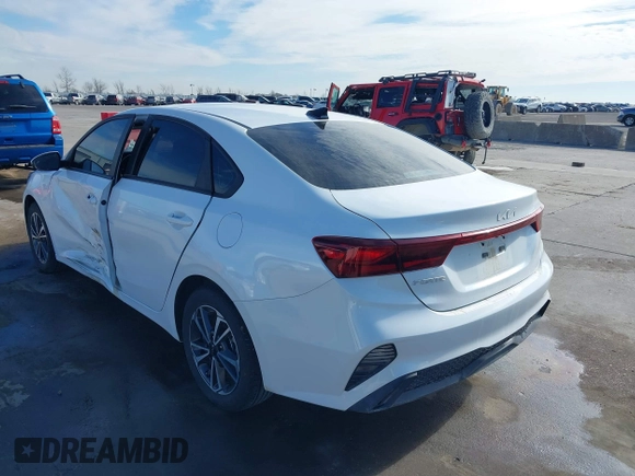 2024 Kia Forte LXS with VIN 3KPF24AD7RE837846, listed as a IAAI auction lot 41256905 with 2,961 mi miles and . Bid and sale history available at DreamBid. Image 3.