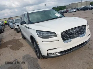 2020 Lincoln Aviator Reserve z VIN 5LM5J7WC8LGL36710, wystawiony jako IAAI lot #42160239 z przebiegiem 125 638 mil mil oraz . Historia ofert i sprzedaży dostępna na DreamBid. Obrazek 1.
