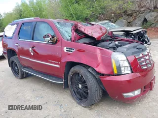 2008 Cadillac Escalade z VIN 1GYFK63858R178464, wystawiony jako IAAI lot #42177143 z przebiegiem 122 135 mil mil oraz . Historia ofert i sprzedaży dostępna na DreamBid. Obrazek 1.
