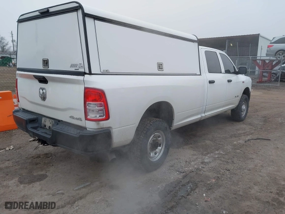 2019 Ram 2500 Tradesman with VIN 3C6UR5HJ8KG600868, listed as a IAAI auction lot 41435732 with 225,052 mi miles. Bid and sale history available at carsss.com. Image 4.
