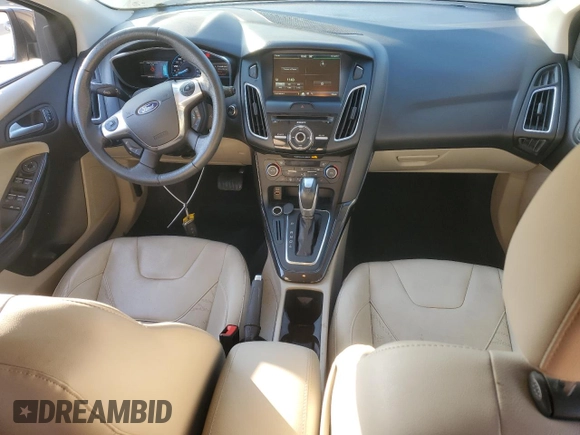 2015 Ford Focus Electric z VIN 1FADP3R44FL221828, wystawiony jako Copart lot #43067325 z przebiegiem 55 636 mil mil oraz Szkoda całkowita • Salvage title. Historia ofert i sprzedaży dostępna na DreamBid. Obrazek 8.