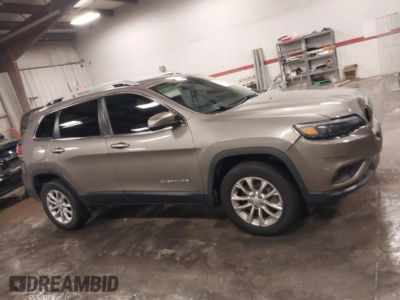 2019 Jeep Cherokee Latitude with VIN 1C4PJMCX3KD356109, listed as a IAAI auction lot 41211181 with 84,072 mi miles. Bid and sale history available at carsss.com. Image 13.